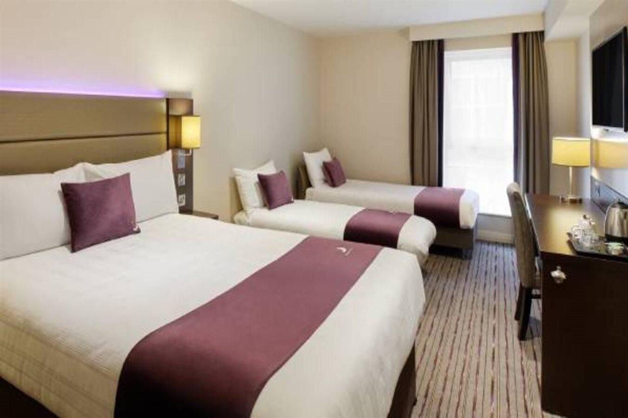 Premier Inn London Kingston Upon Thames Экстерьер фото